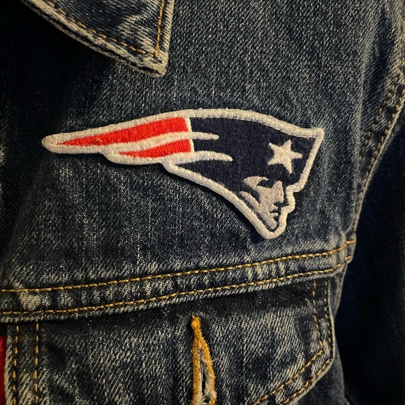 Levi’s NFL Football Patriots Jean Jacket - Picture 4 of 4